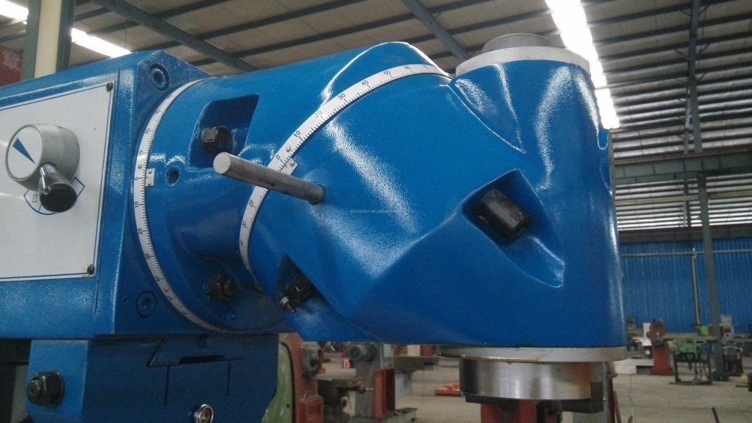 Metal milling machine