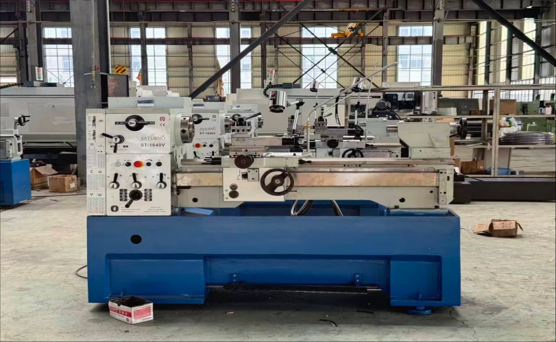 Universal-Drehmaschine, manuelle horizontale Drehmaschine für die Metallbearbeitung