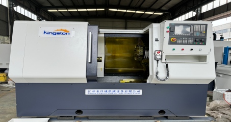 CNC-Drehzentrum der Serie LC550 mit Schrägbett | Dreh-Fräs-Drehmaschine